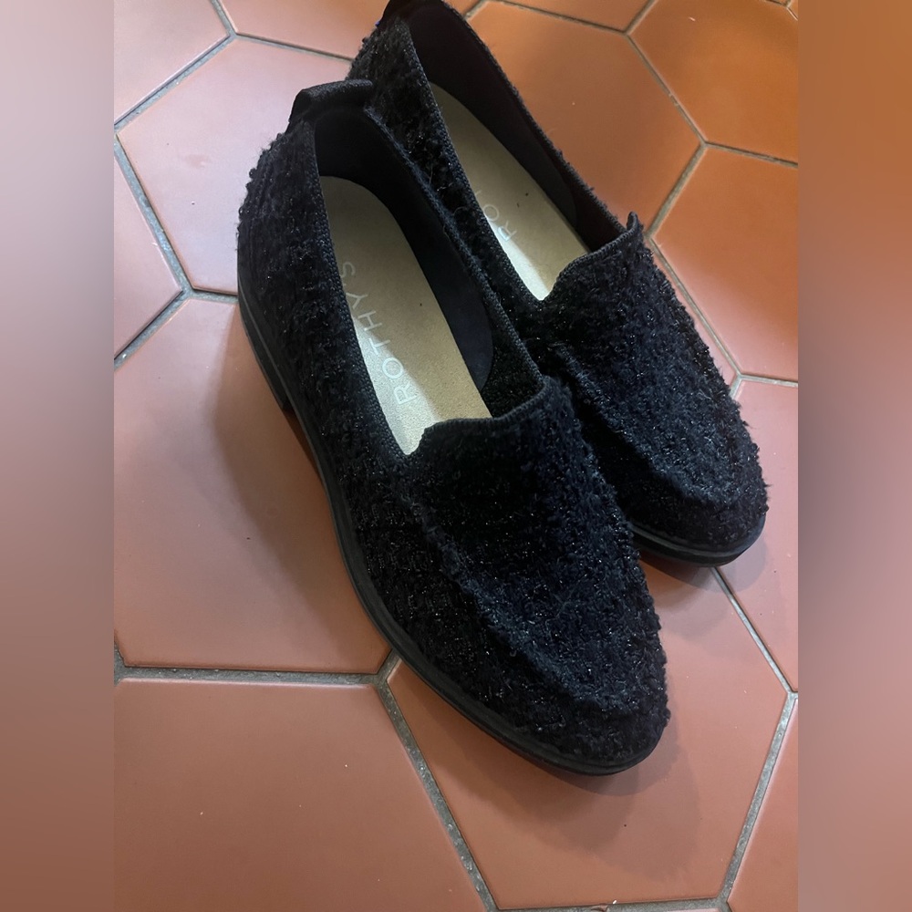 Rothy’s Lug loafer in black boucle size 6